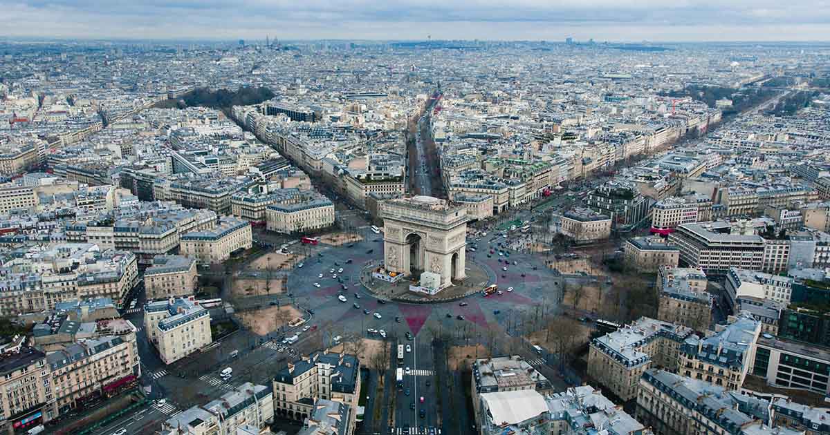 Paris tourist guide