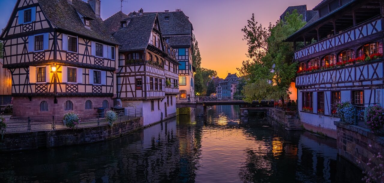 houses in the river of strasbourg