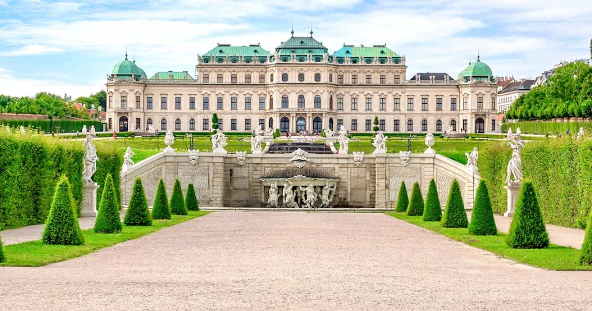 belvedere palace in vienna with green gardens