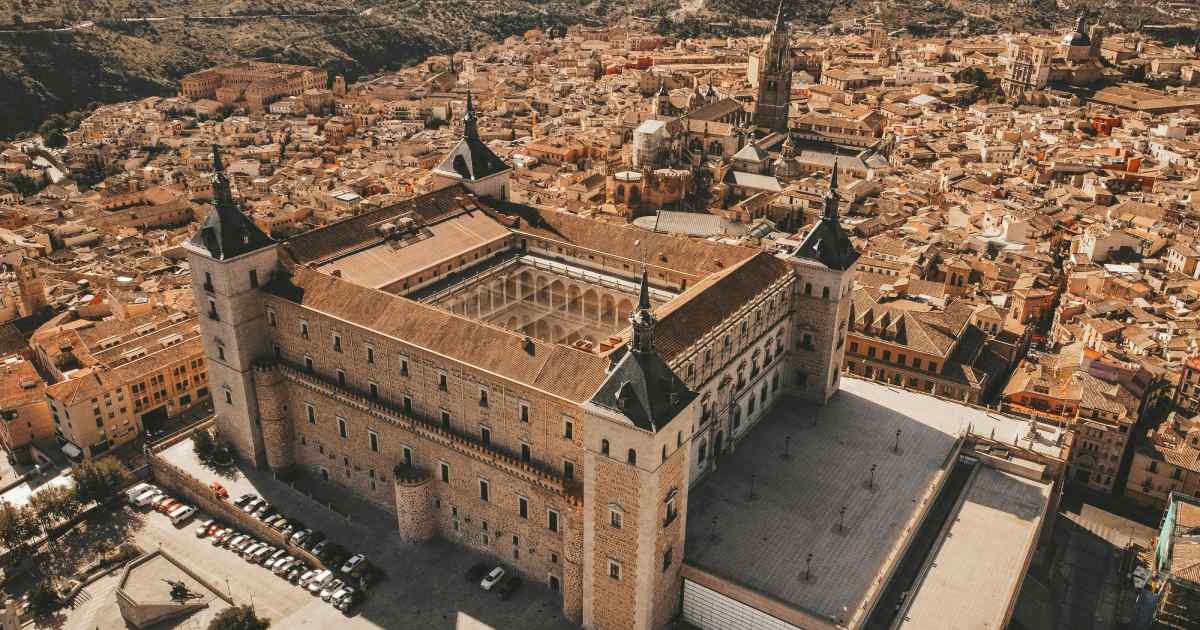toledo fromm above, houses and alcazar in toledo standing high