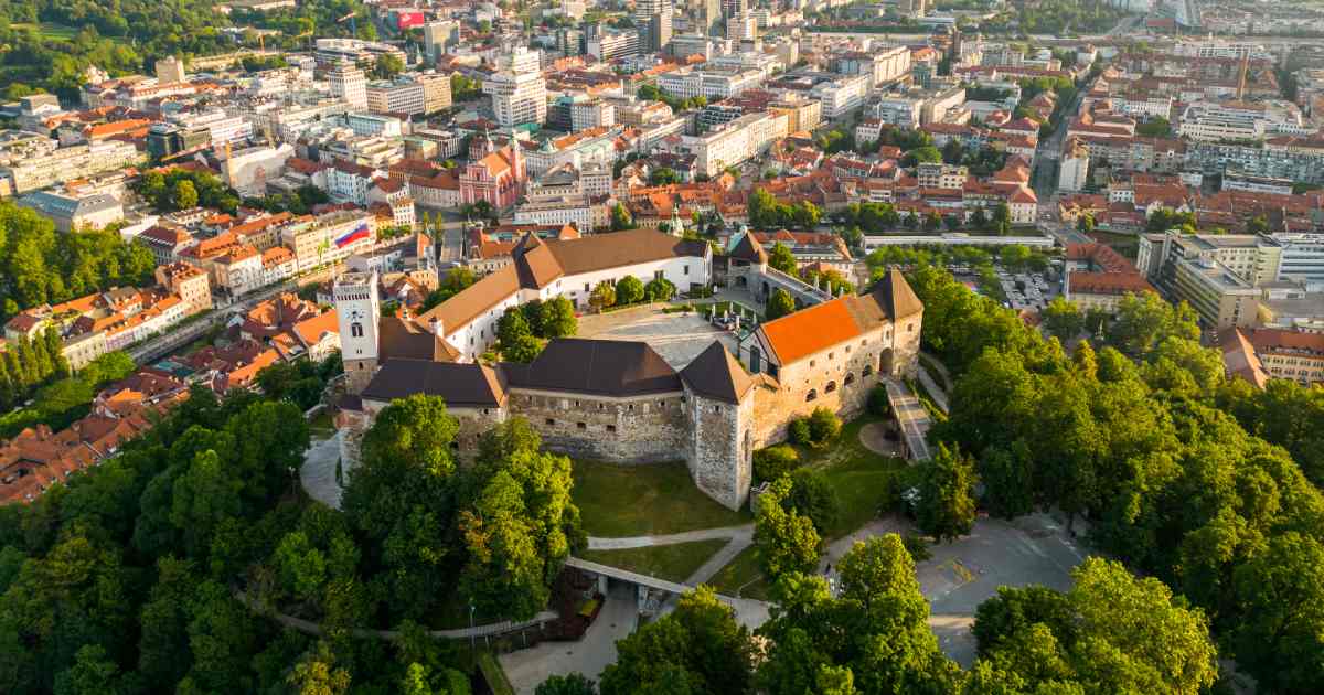 slovenia travel guide- lake bled